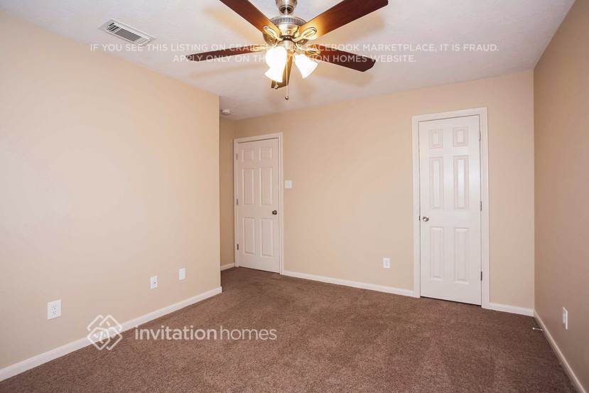 Building Photo - 12226 South Palm Lake Drive