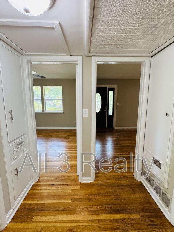 Building Photo - 544 Green Ridge Rd