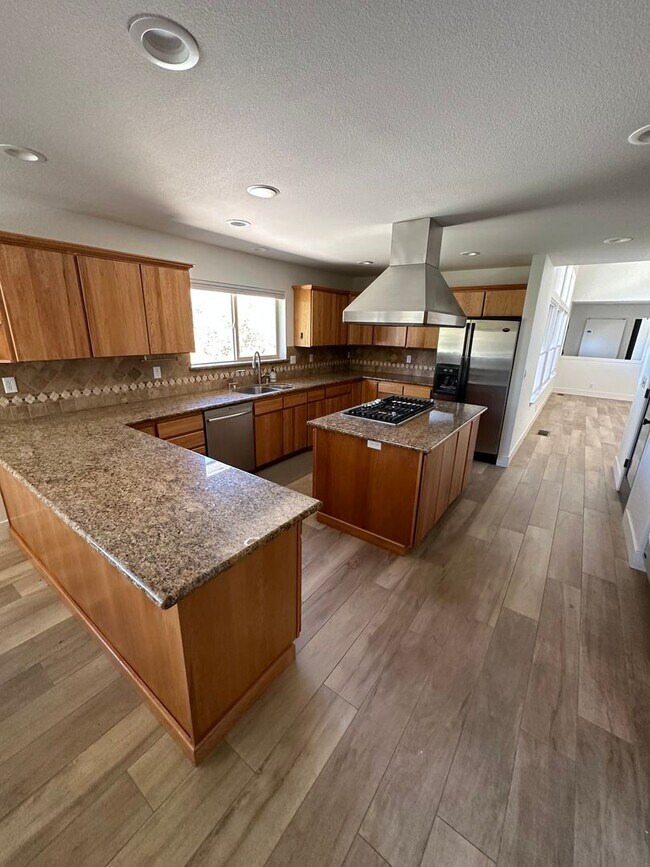 Building Photo - Beautiful Fieldcreek Ranch Exclusive Home