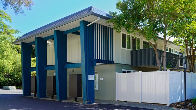 Building Photo - 998 Ignacio Blvd