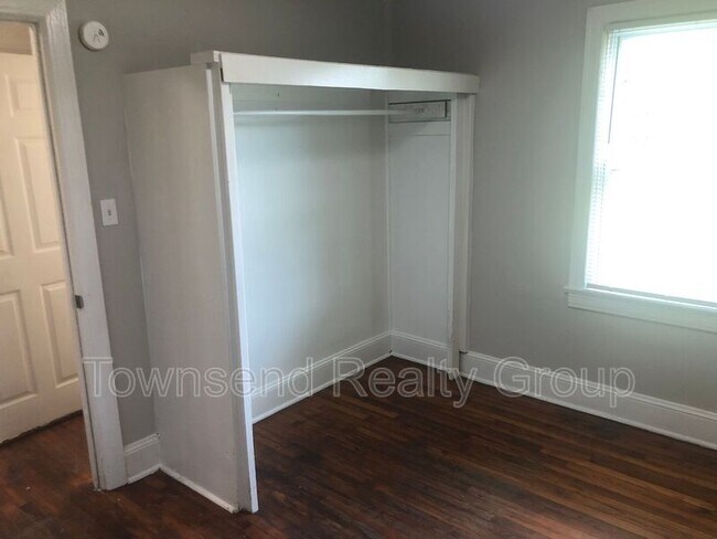 Building Photo - 2143 Culp Cir