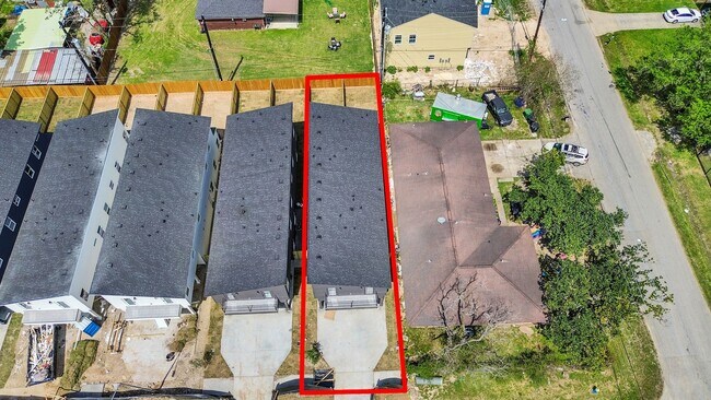 Building Photo - 8623 Homewood Ln