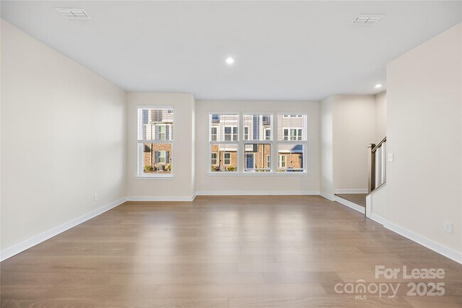 Building Photo - 9769 Oaklawn Blvd NW