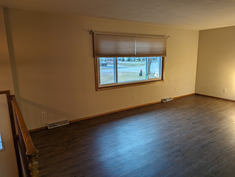 Upstairs Livingroom - 1912 Tamarack St