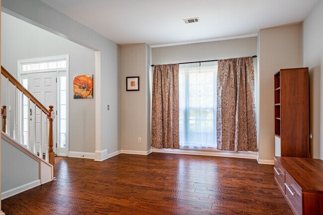 Building Photo - 2096 Fairport Way