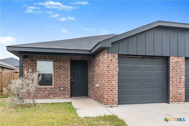 Primary Photo - 2317 A Alterman Dr