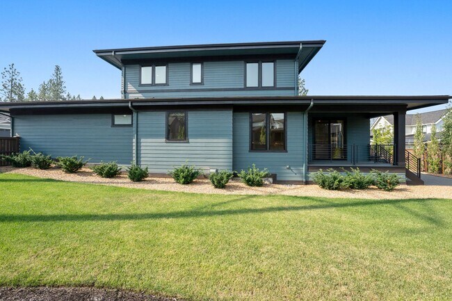 Building Photo - 2971 NW Polarstar Ave