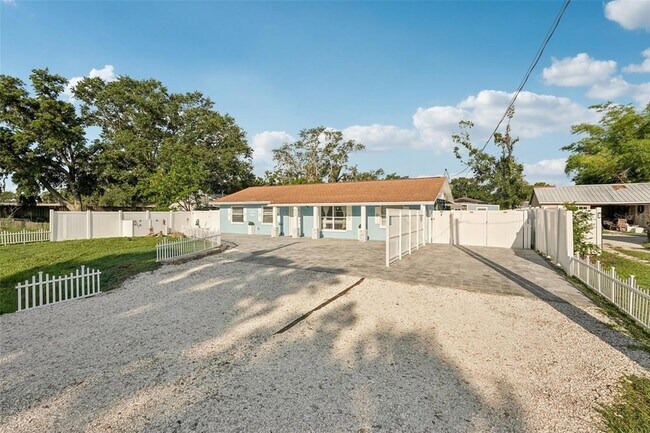 Building Photo - 840 Albritton Ave