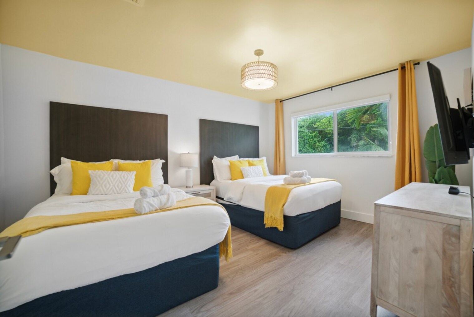 Building Photo - 400 N Ocean Blvd