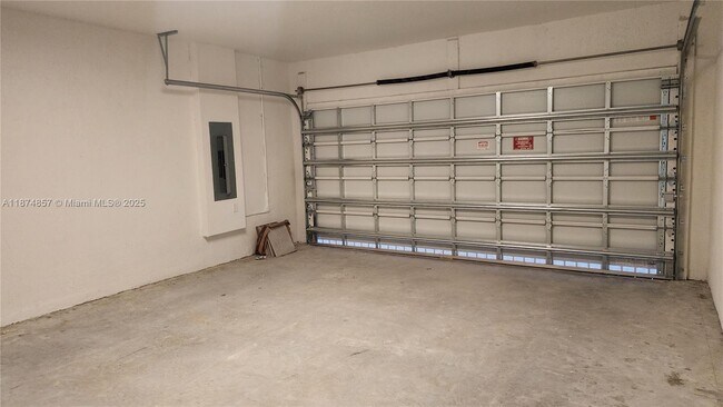 Building Photo - 2965 SE 23rd Ave
