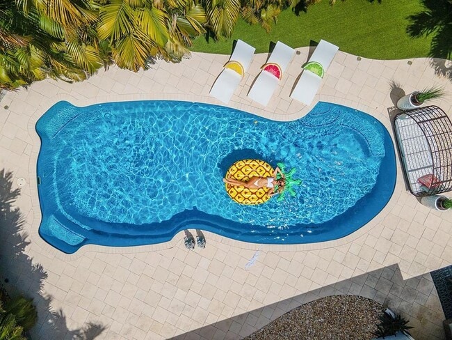 Building Photo - 2101 NE 15th St