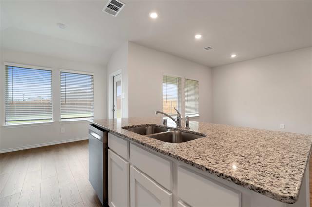 Building Photo - 501 Yellow Rose Rd