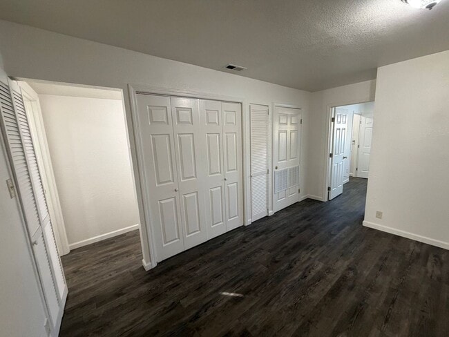 Building Photo - Now available 3 Bedroom | 2 bath home in t...