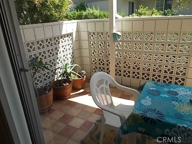 Building Photo - 715 Avenida Majorca