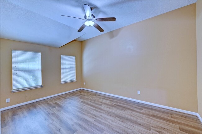 Building Photo - 2409 Shorebrook Dr