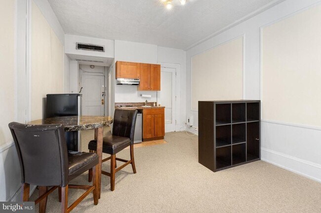 Building Photo - 1324 Locust St