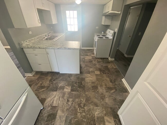 Building Photo - FOR LEASE - 3 BEDS, 2 BATH, 1160sqft - Laf...
