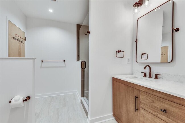 Building Photo - 400 Village Pkwy