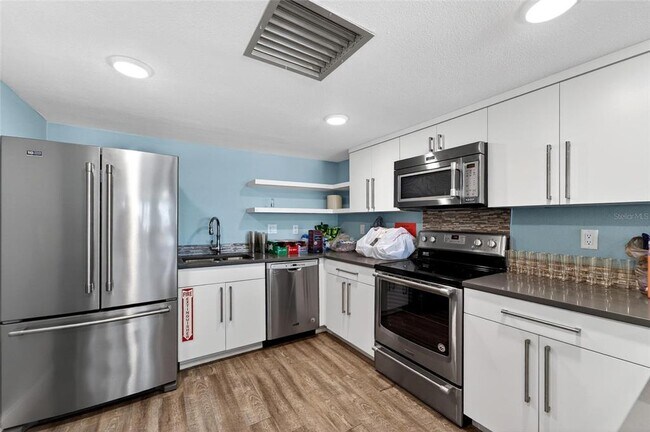 Building Photo - 4450 Gulf Blvd
