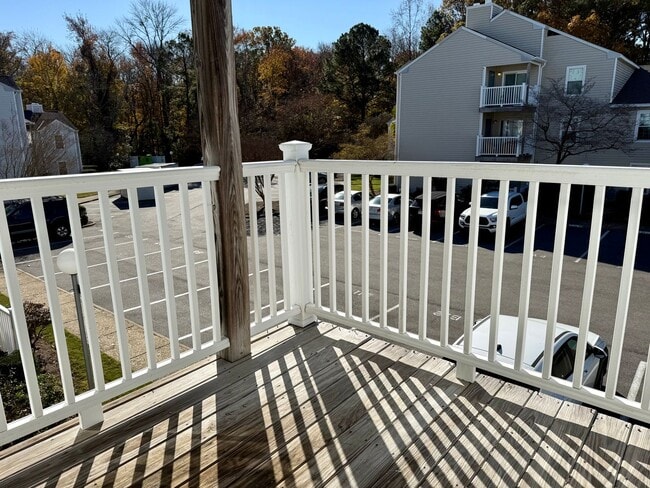 Building Photo - 2 bedroom 2nd Story Condo in Virginia Beach