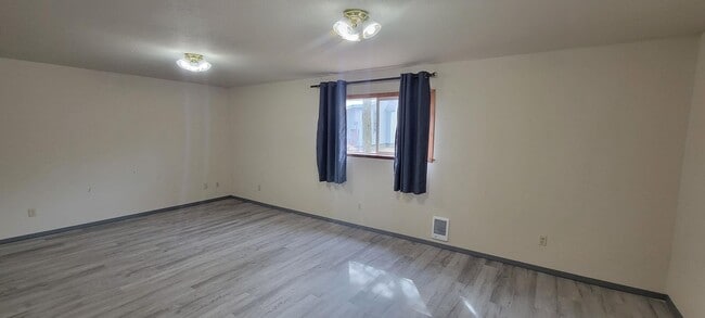 Building Photo - 7006 N Altamont St