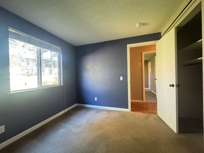 Building Photo - Great YARD! Charming 3 Bedroom / 2 Bath Home with a garage and McKinleyville