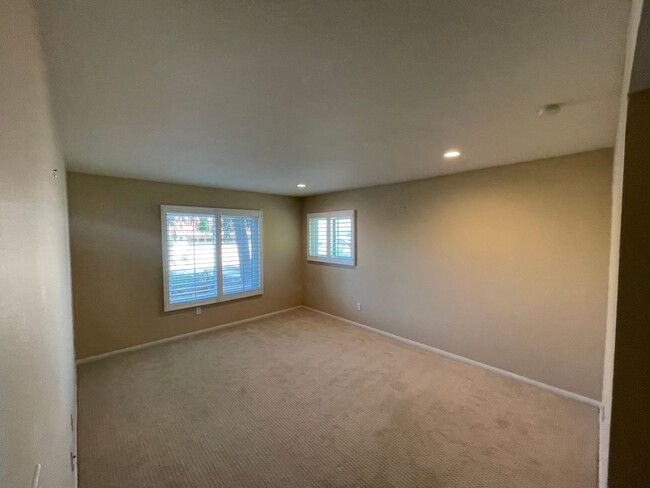 Building Photo - Rare opportunity in Del Cerro Heights