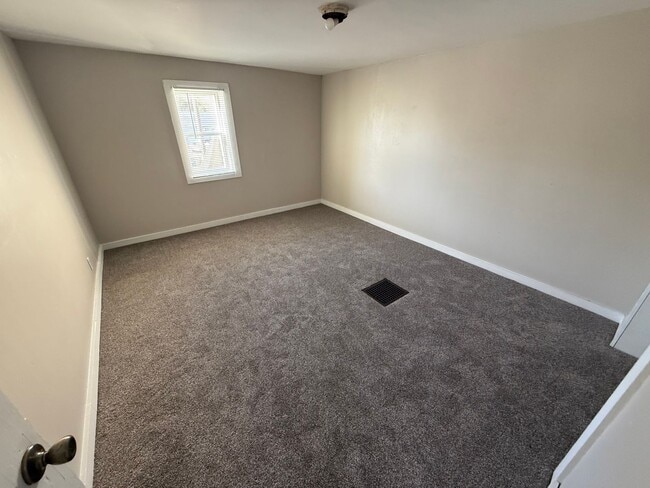 Building Photo - Four Bedroom, Two Plus Bathroom House in Morley with a View