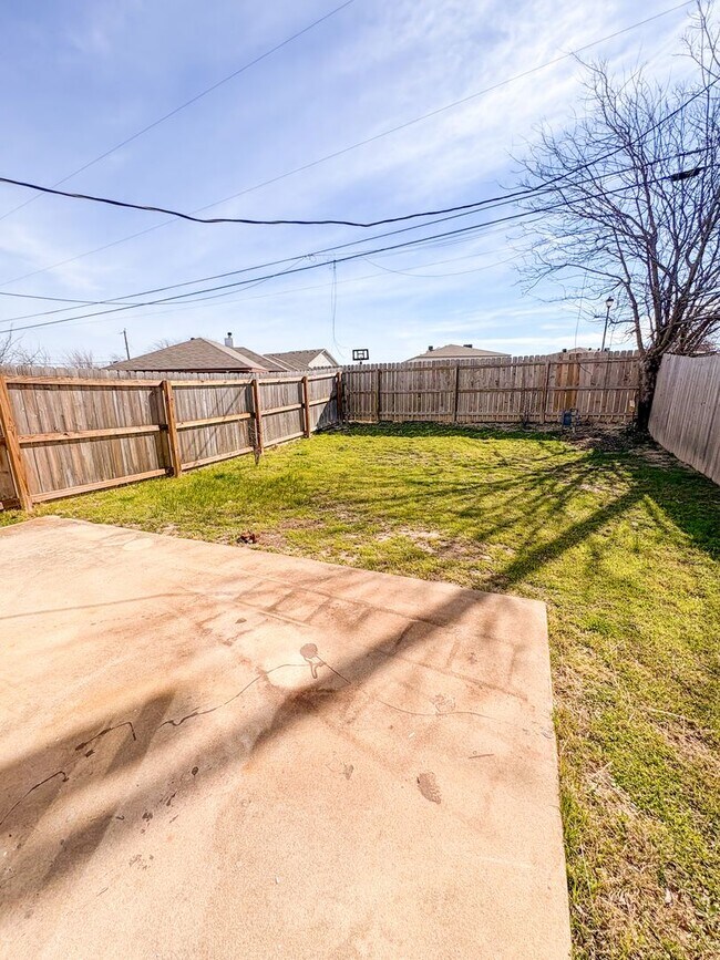 Building Photo - 1312 Westway Dr