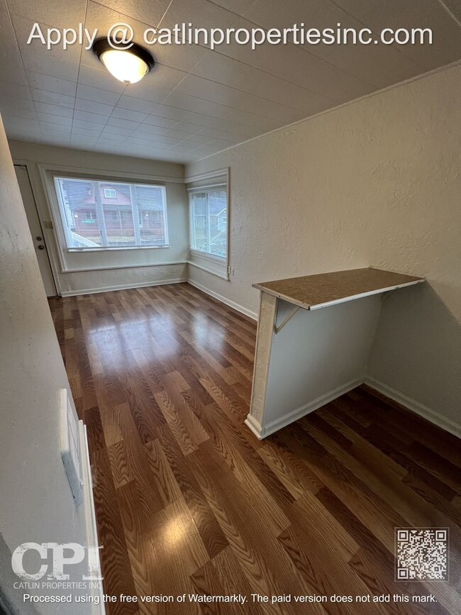 Building Photo - 323 15th Ave