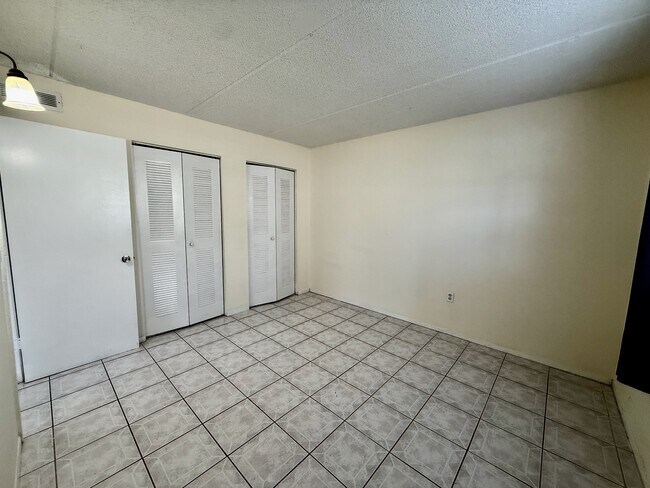 Building Photo - 698 Michigan Ct