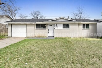 Building Photo - 2801 Plaza St