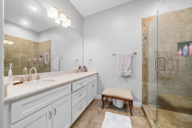 Building Photo - 1112 Andrews St