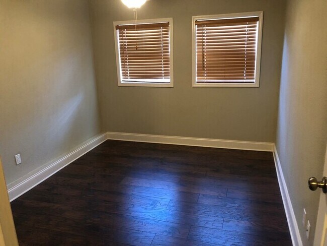 Building Photo - ** Move in Special $500 off your first months rent** WONDERFUL 4 Bedroom/3 Bathroom Home in the M...