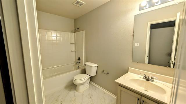 Building Photo - 1308 Lamar Ln