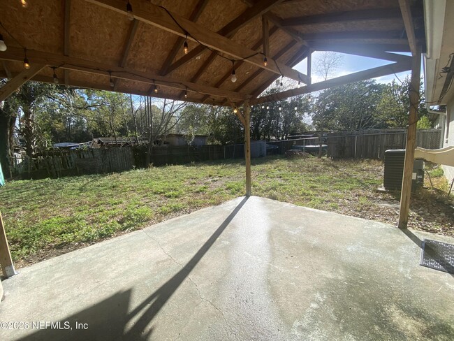 Building Photo - 11938 Inland Dr