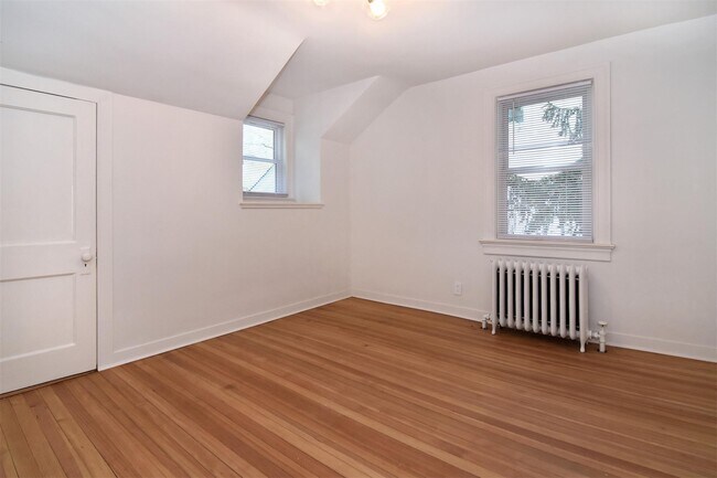 Building Photo - 120 Scarsdale Rd