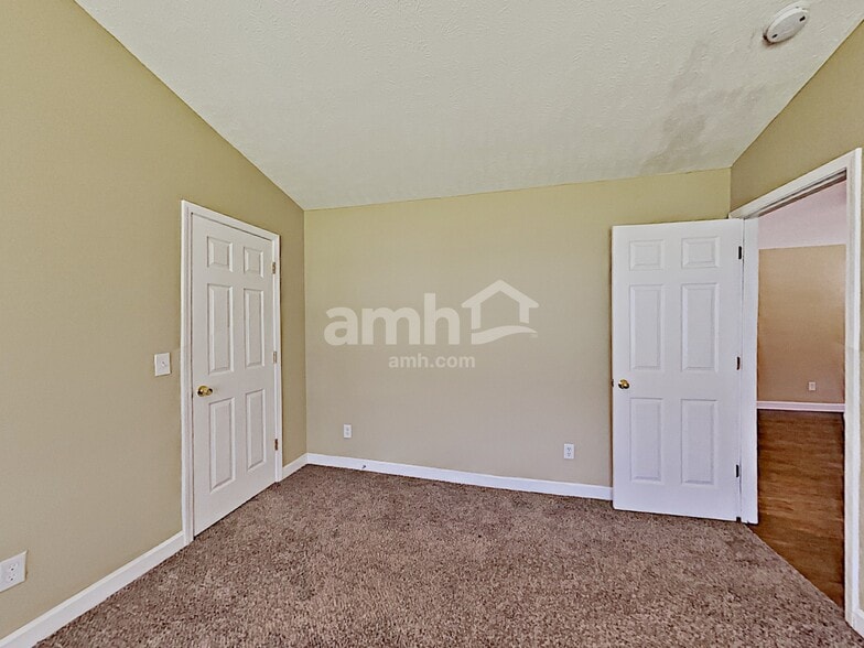 Building Photo - 141 Sundance Way