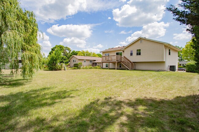 Building Photo - 815 Concord Cove