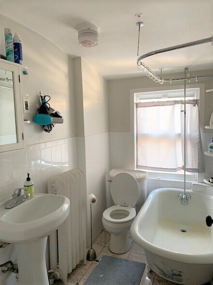 Building Photo - 119 Lanark Rd