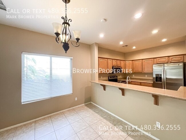 Building Photo - 1204 E Blackfoot Daisy Dr