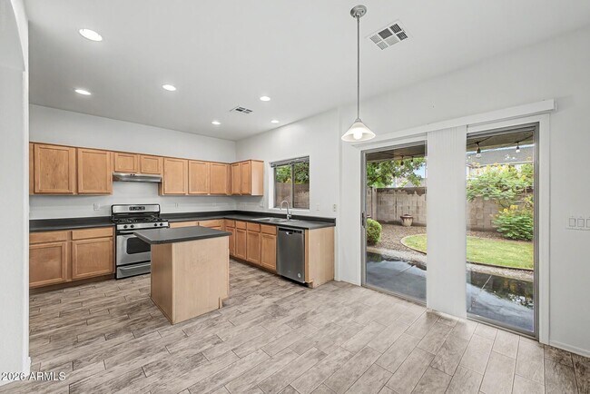 Building Photo - 3983 S Crosscreek Dr