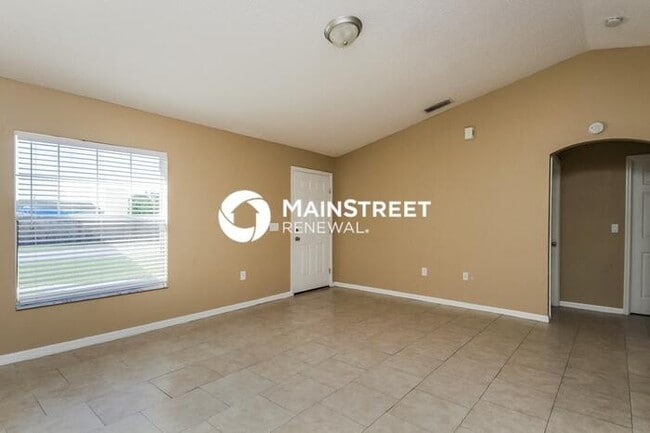 Building Photo - 3 Bedroom Pet-Friendly Home in Mims, FL with Main Street Renewal