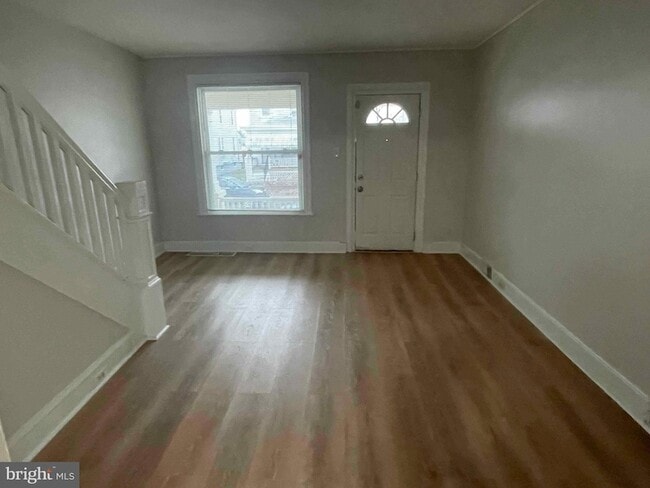 Building Photo - 1235 Maple St