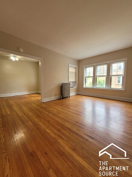 Building Photo - 916 Reba Pl