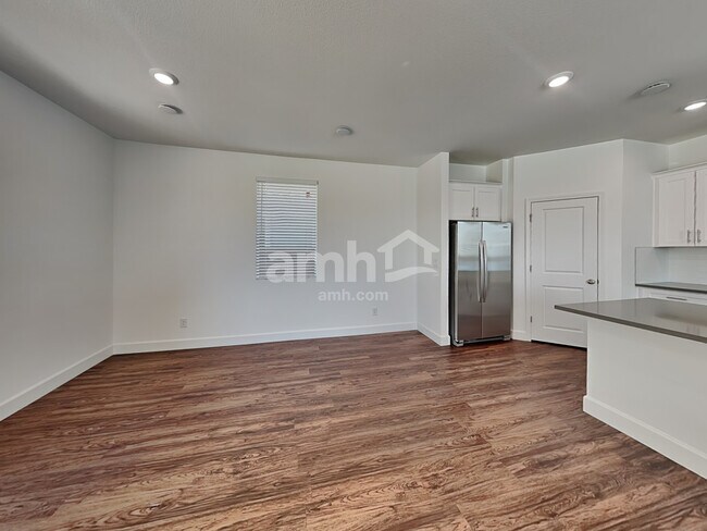 Building Photo - 10186 W Oleta Ave