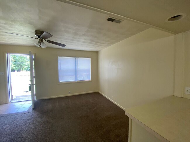 Building Photo - 1401 Broadmoor Rd
