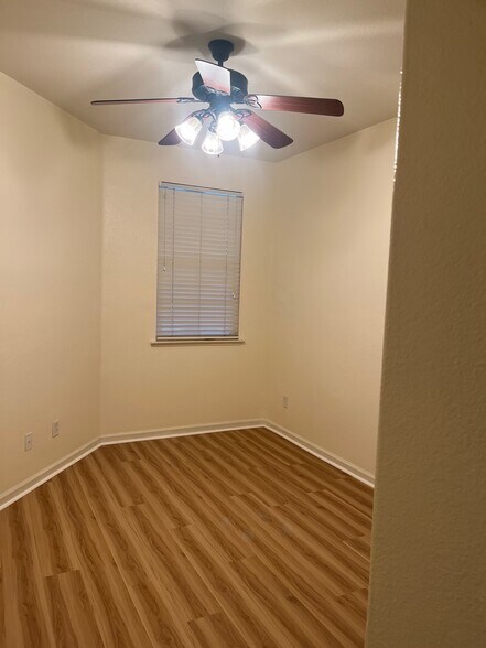 bedroom 2 - 2954 Cardinal Dr