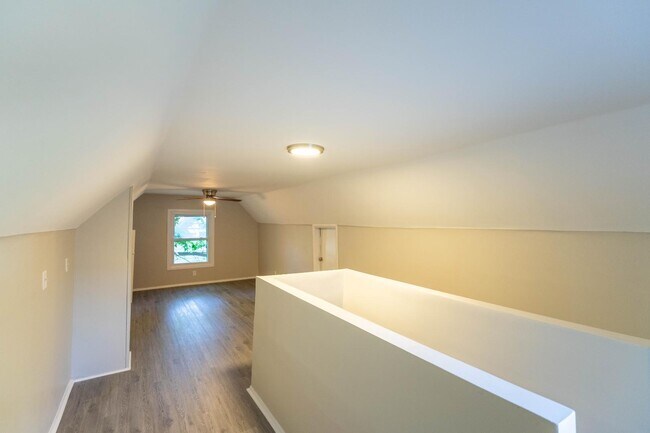 Building Photo - 11697 Minock St