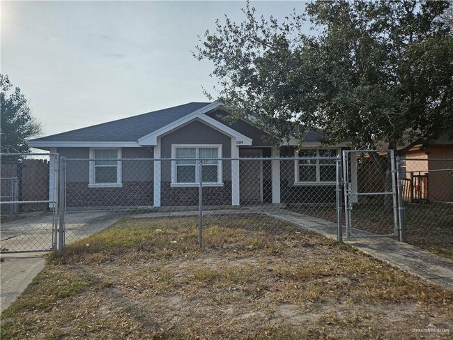 Building Photo - 23 Del Monte Dr